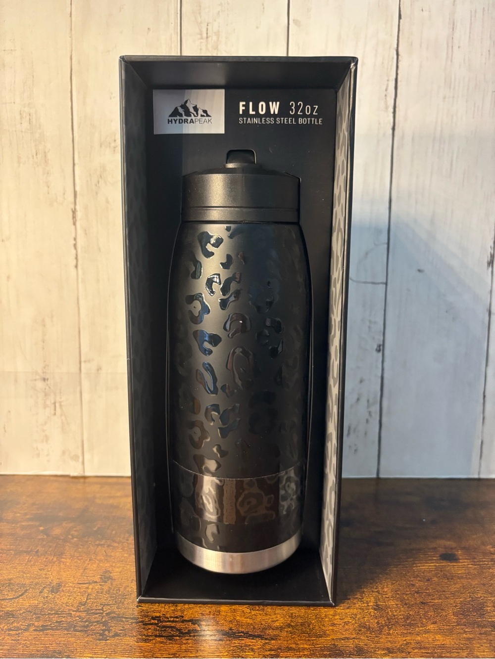 HydraPeak Flow 32oz Stainless Steel Water Bottle in Black Leopard